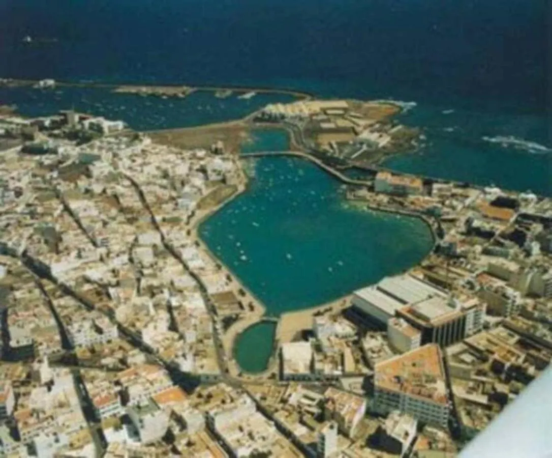 Las 3 Palmeras De Arrecife Arrecife (Lanzarote)